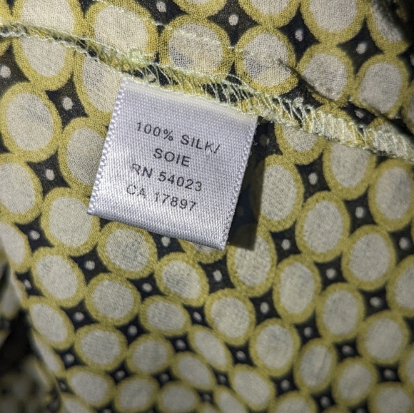 Banana Republic 100% silk button yellow up long sleeve blouse with bow scarf - Picture 5 of 5